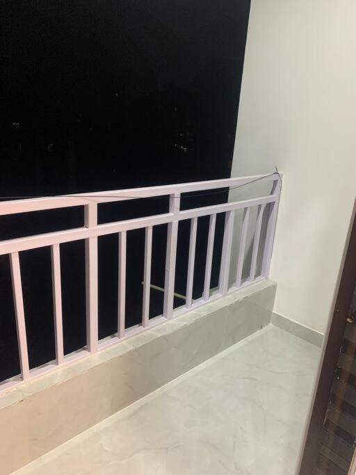 White Orchid, Unique & Stylish, Executive 2Bhk. Apartment Guwahati Luaran gambar