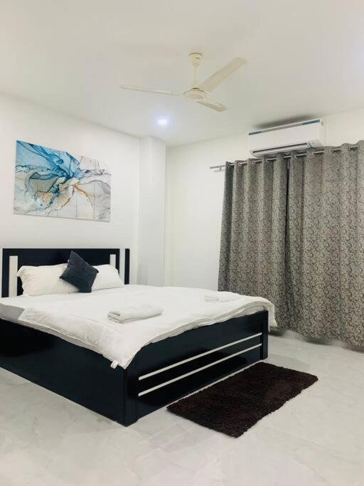 White Orchid, Unique & Stylish, Executive 2Bhk. Apartment Guwahati Luaran gambar