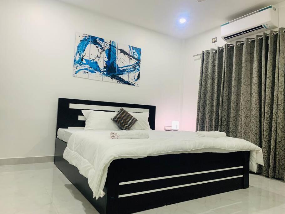 White Orchid, Unique & Stylish, Executive 2Bhk. Apartment Guwahati Luaran gambar